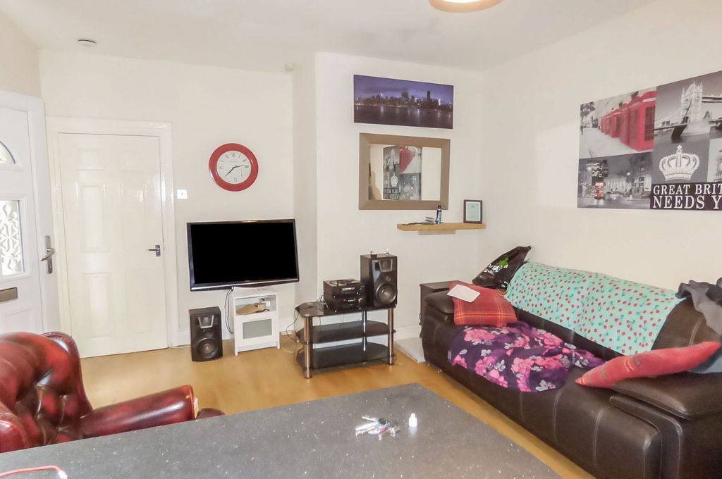 Property photo 2 of 5