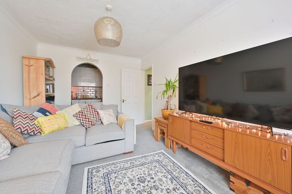 1 bed flat for saleThe Hideaway, Watford, Abbots Langley WD5 photo 5