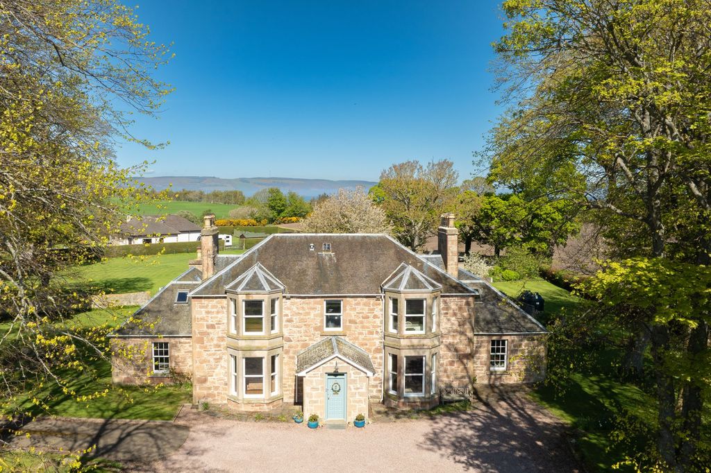 Property photo 1 of 64