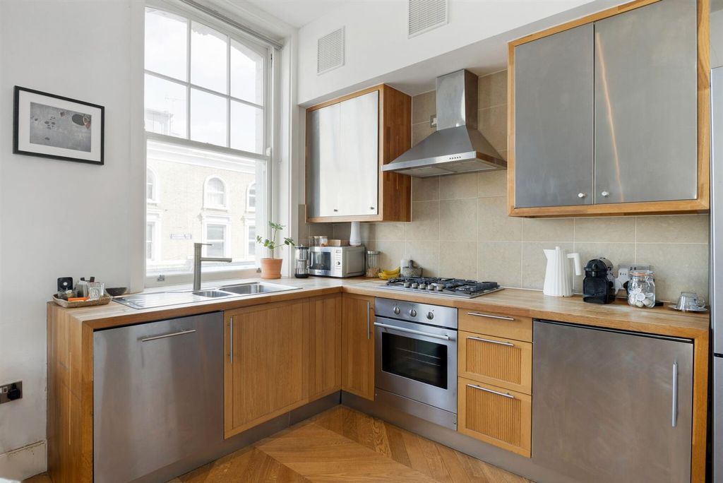 Property photo 3 of 10 90853_Flat 1 51 Garfield Road (9)_Low.Jpg