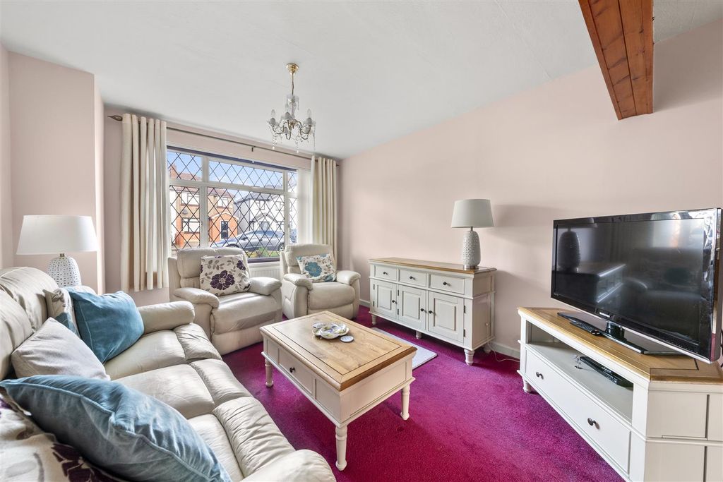 Property photo 2 of 18 li 1