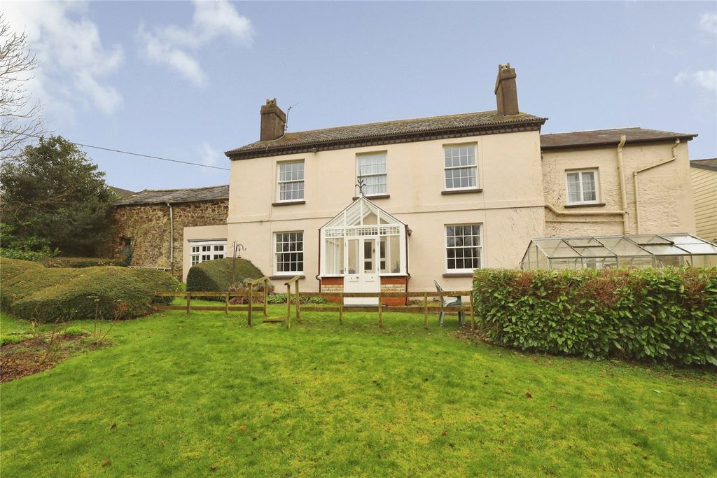 Property photo 3 of 27 Picture No. 02