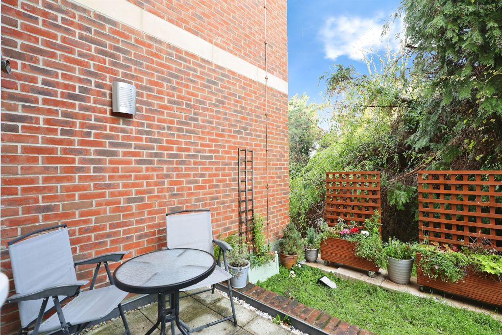 Property photo 2 of 20