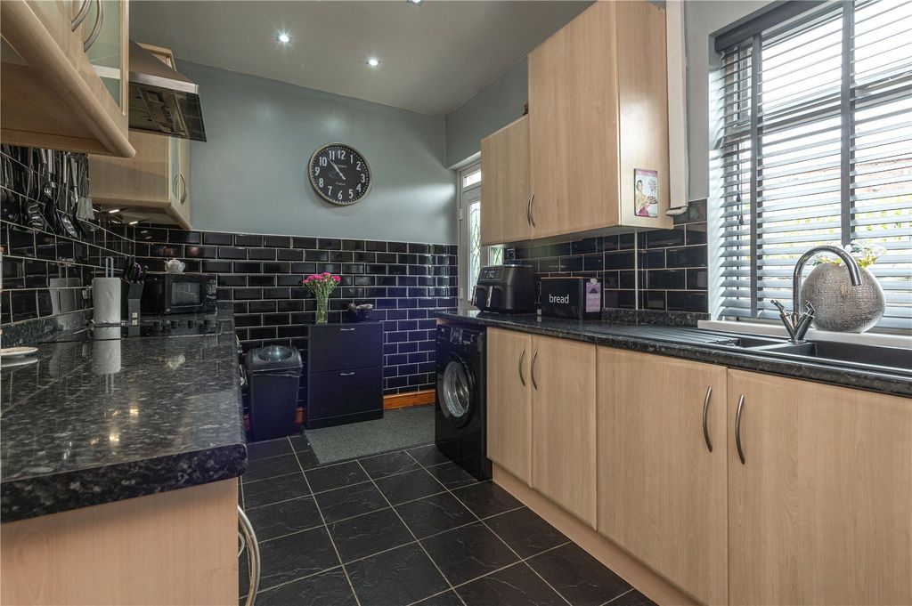 Property photo 3 of 26 Picture No. 12
