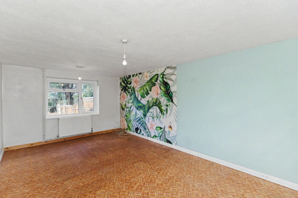 Property photo 3 of 18 8 Myers Close, Charlton, Banbury Ox17 3Dw