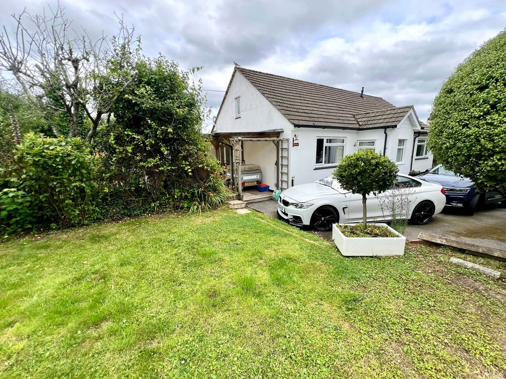Property photo 2 of 27