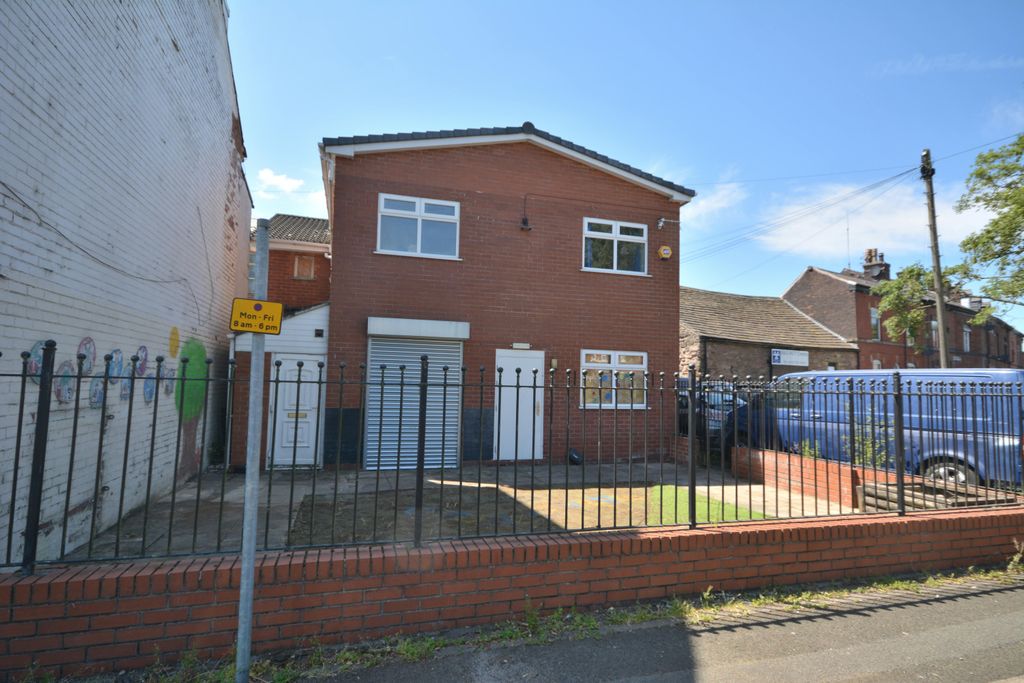 Property photo 1 of 15 External
