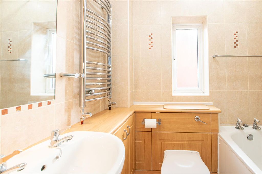 Property photo 3 of 12 20Tred_7.Jpg