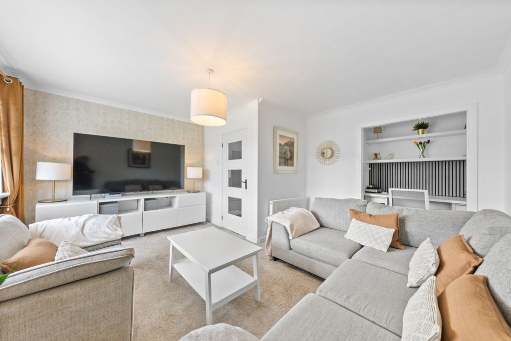 Property photo 2 of 20 5369803