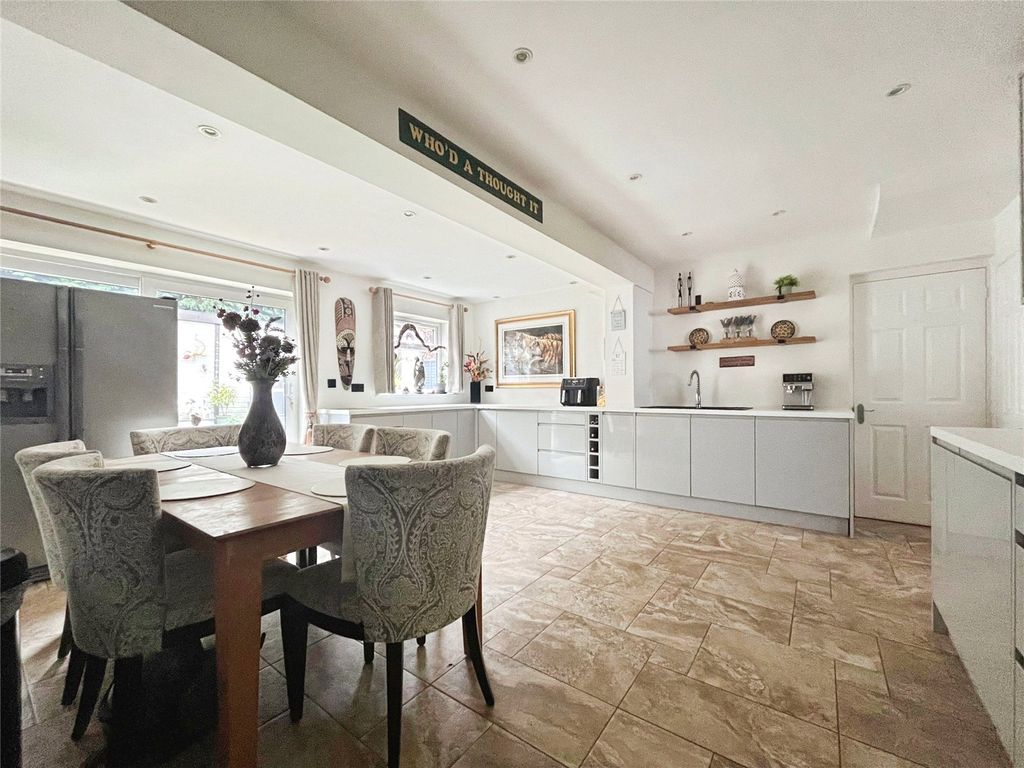 Property photo 3 of 18 Picture No. 19