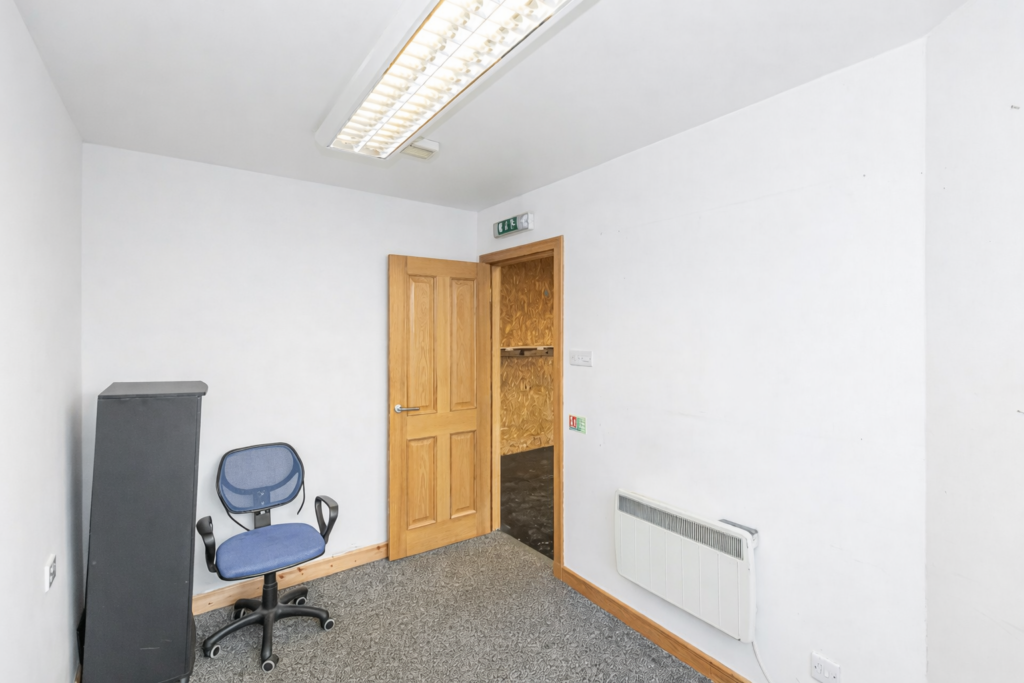 Property photo 2 of 7