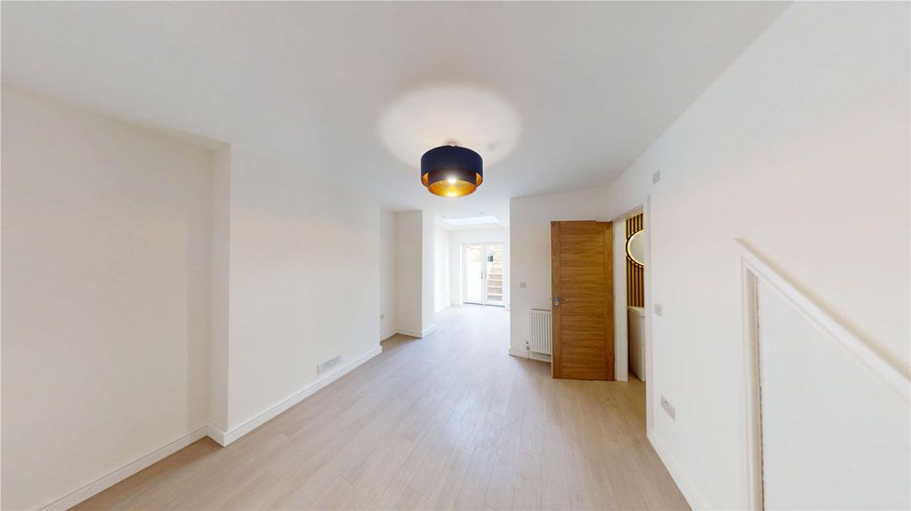 Property photo 3 of 18 Picture No. 03