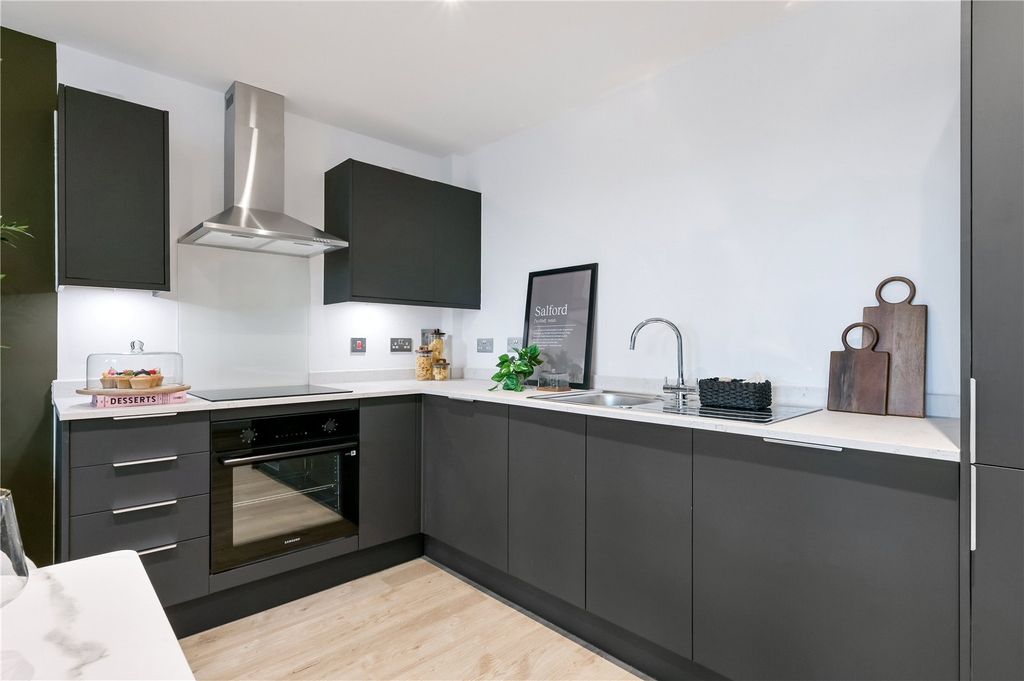 Property photo 3 of 8 Picture No. 06