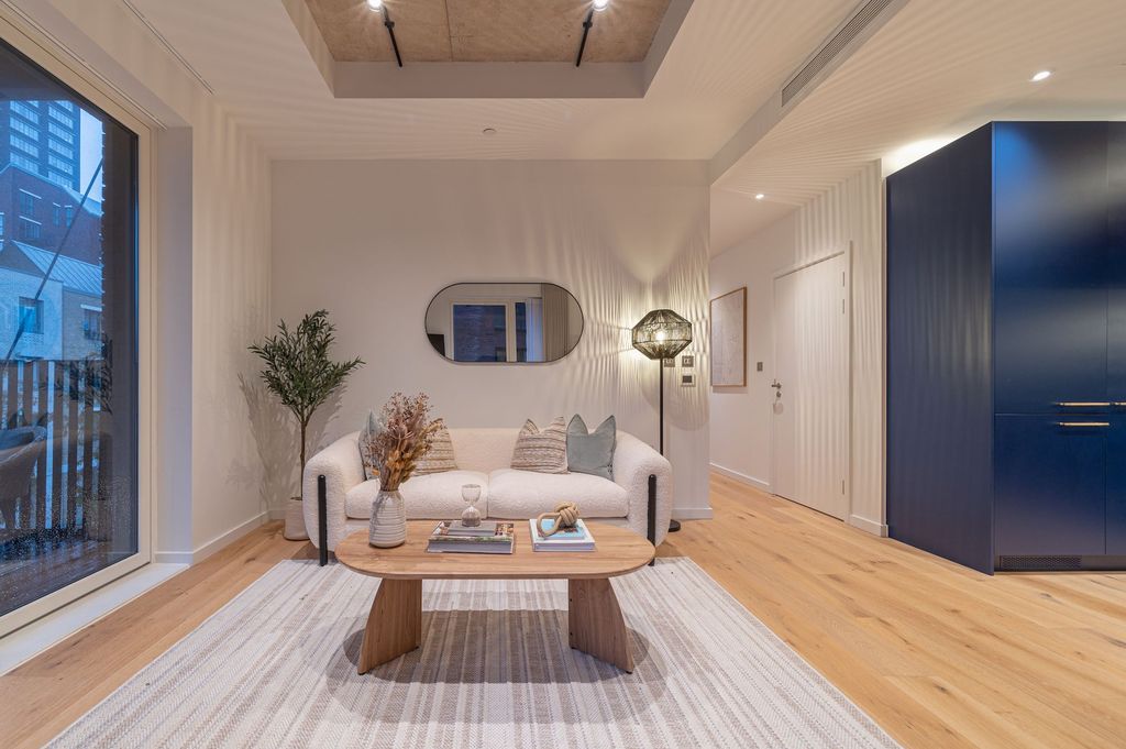 Property photo 2 of 20