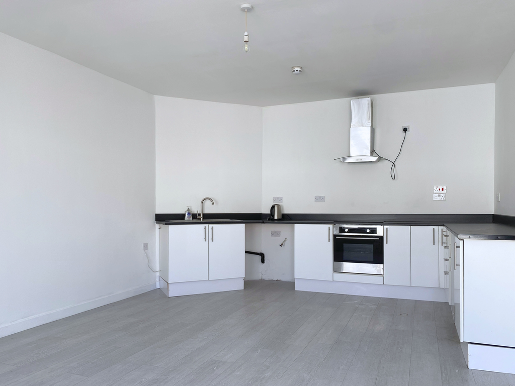 Property photo 3 of 14 Lounge Kitchen