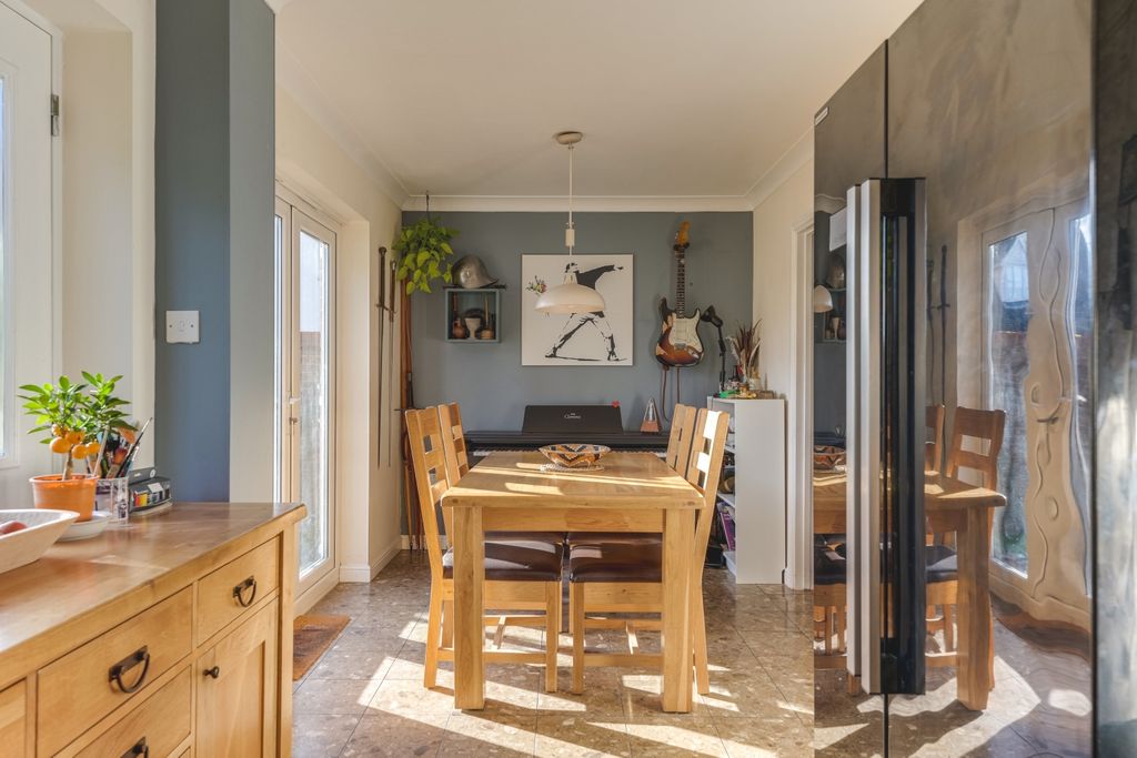 Property photo 3 of 29 Kitchen Diner