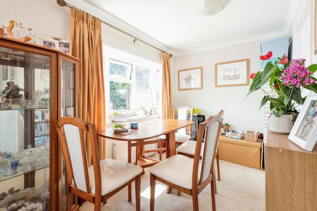 Property photo 3 of 17 Diner