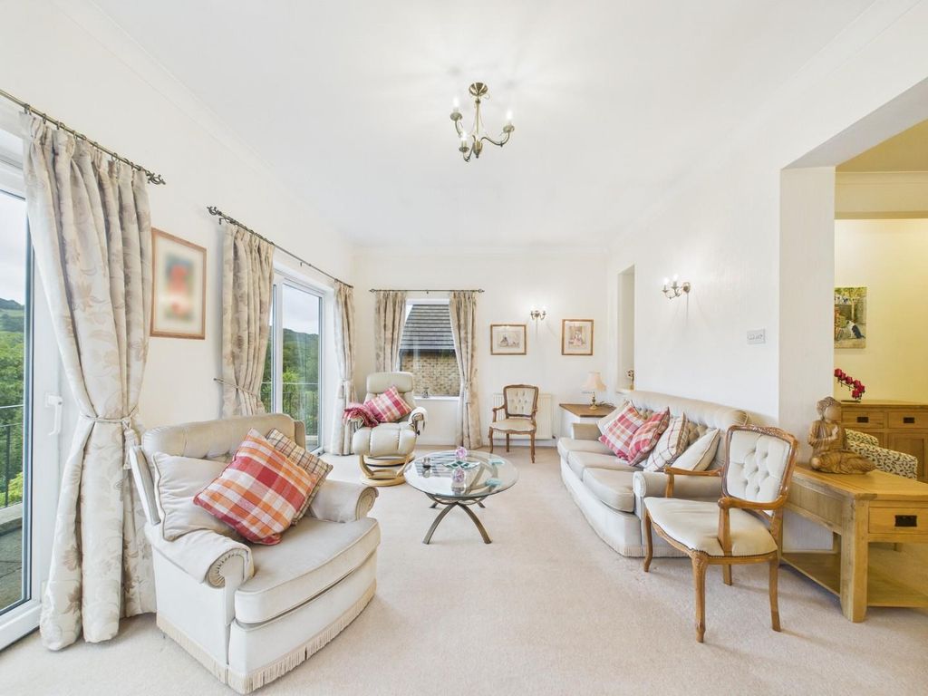 Property photo 2 of 64 Sitting Room