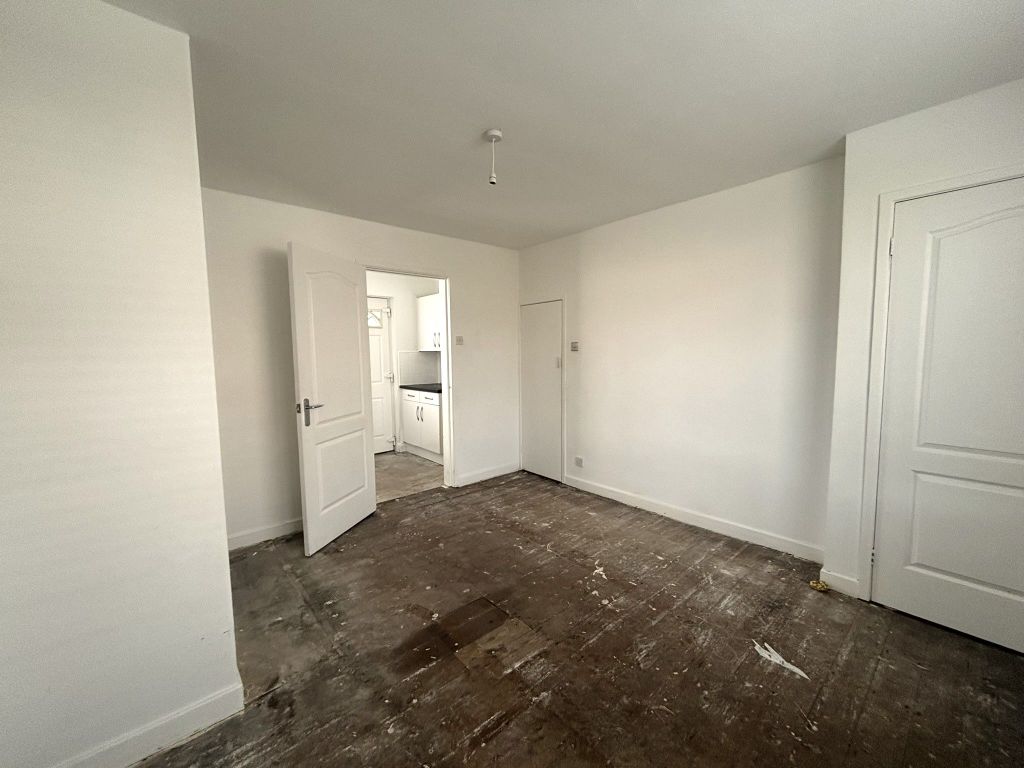 Property photo 3 of 9 Photograph 6