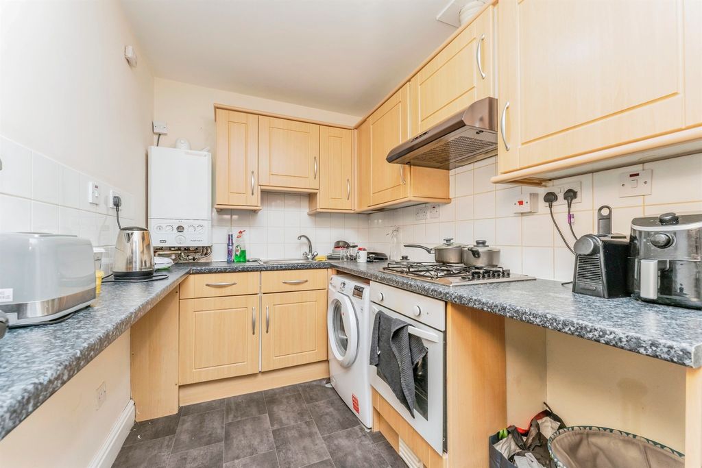 Property photo 3 of 15