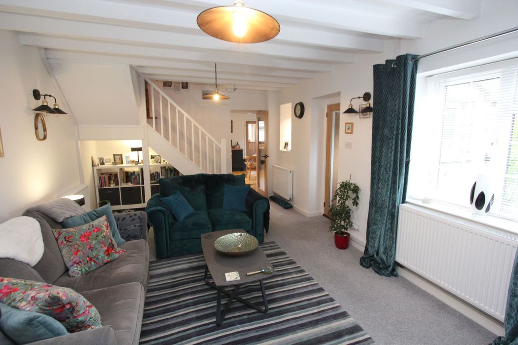 Property photo 2 of 43