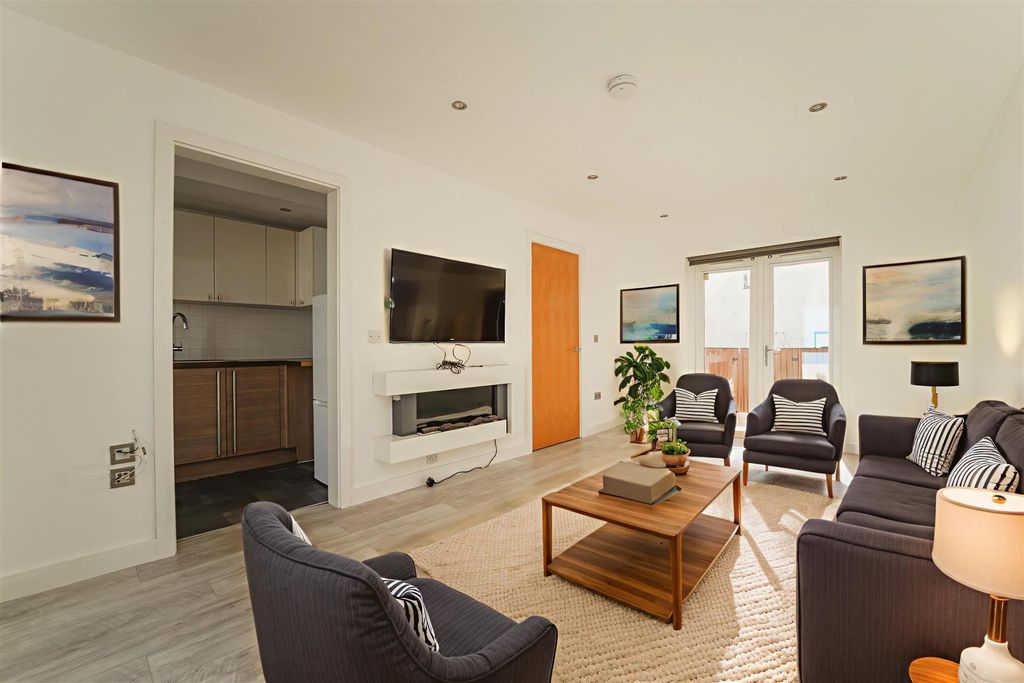 Property photo 1 of 16 Dsc00936 - 0.Jpg