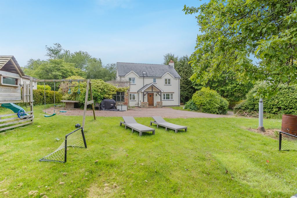 Property photo 1 of 23