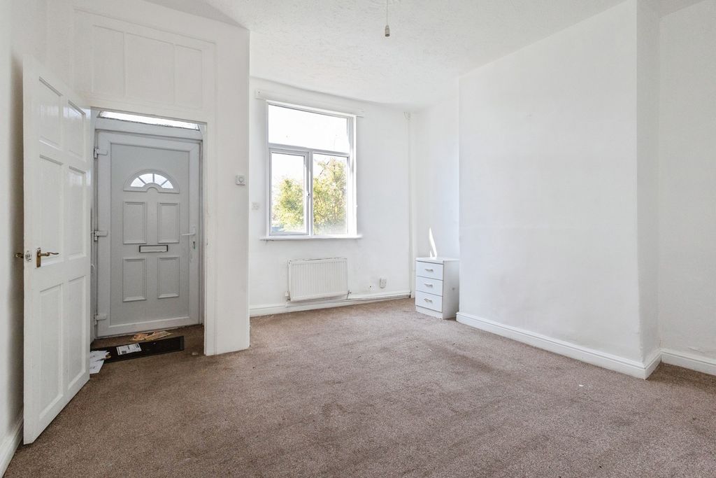 Property photo 2 of 16 Pbox-Img.Jpg