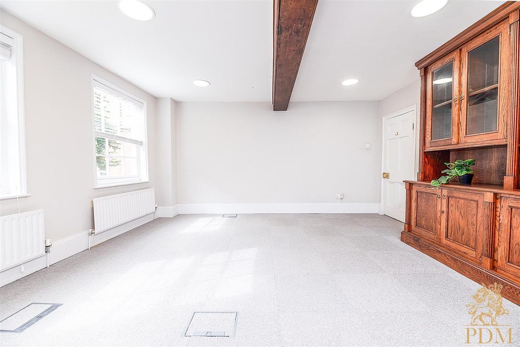 Property photo 3 of 23 64 St James St, Nottingham (23 Of 44).Jpg