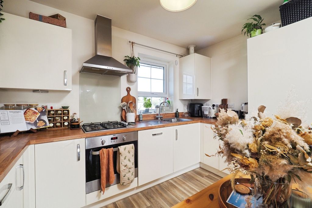 Property photo 2 of 16 Pbox-Img.Jpg