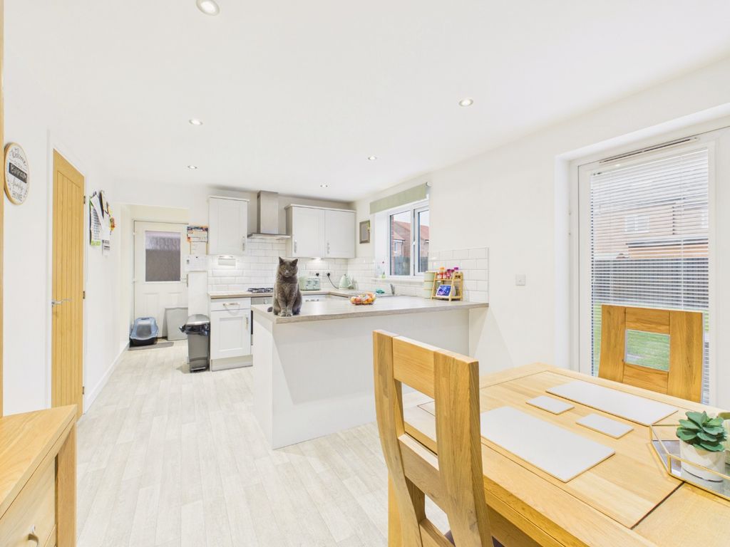 Property photo 2 of 20 5565954