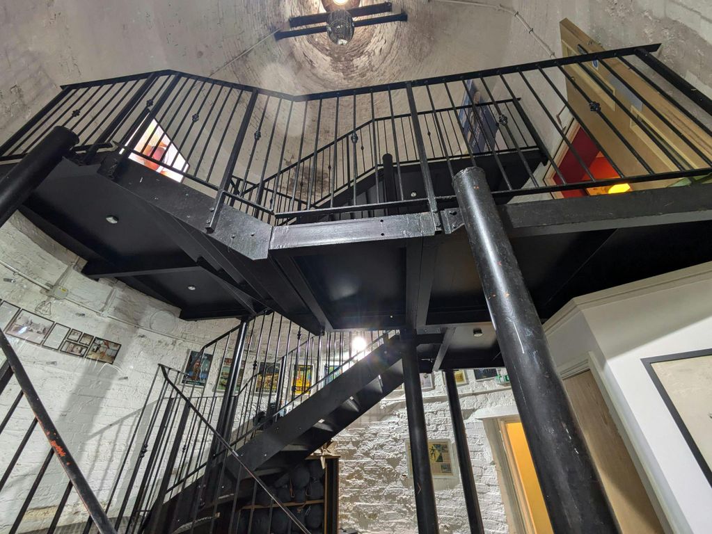 Property photo 3 of 8 1000014151.Jpg