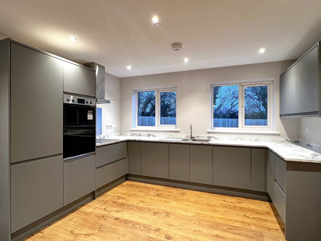 Property photo 3 of 23