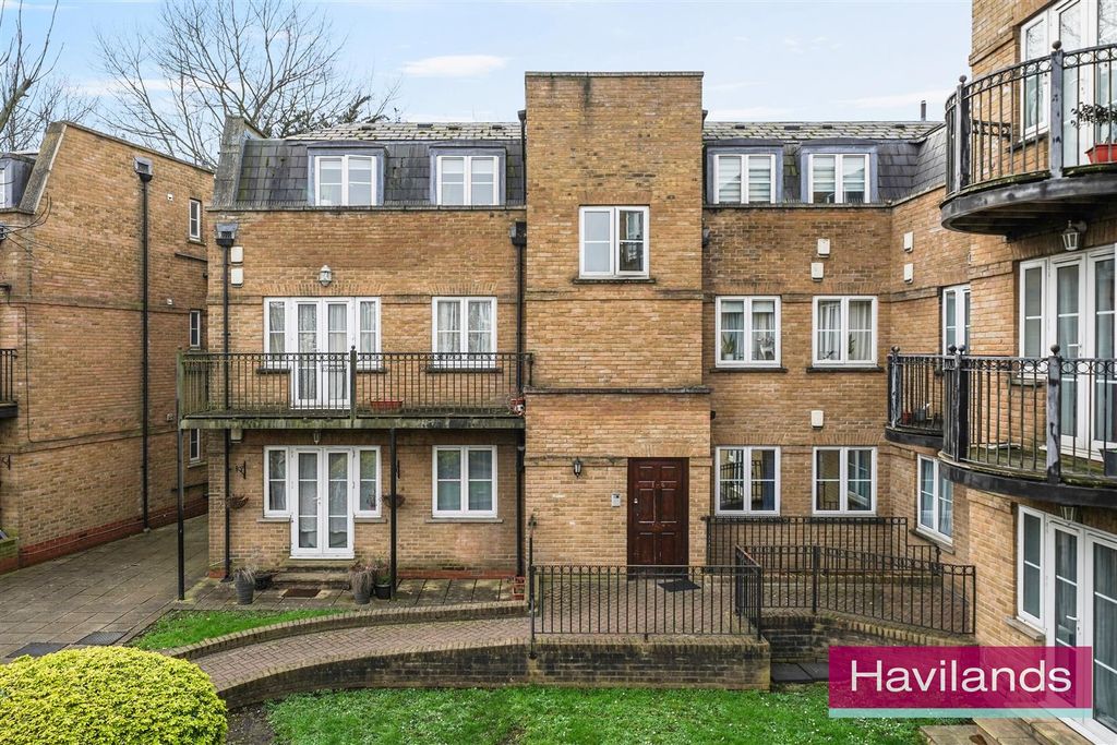 Property photo 1 of 12 Fontaine Court-12.Jpg