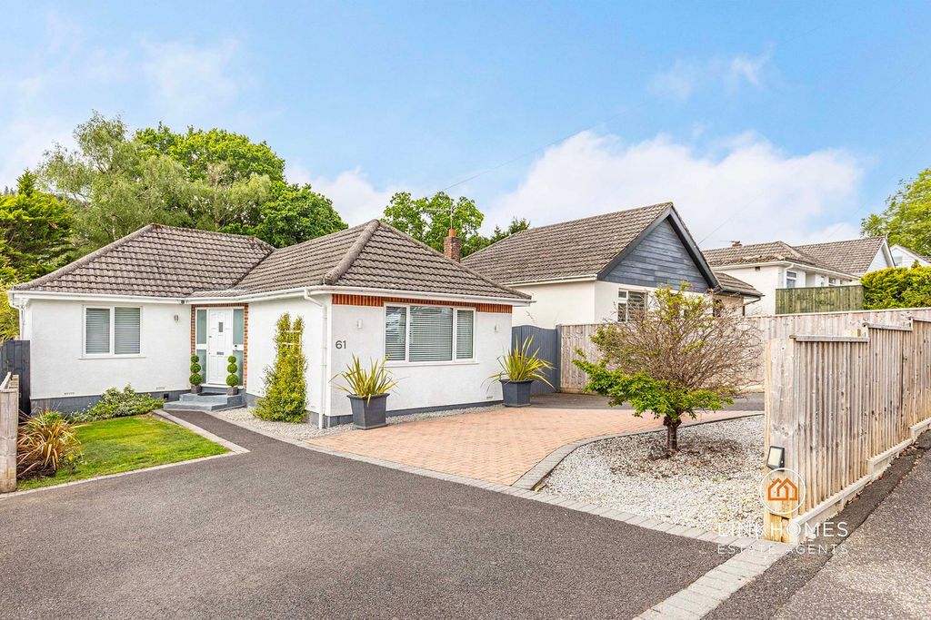 Property photo 1 of 32