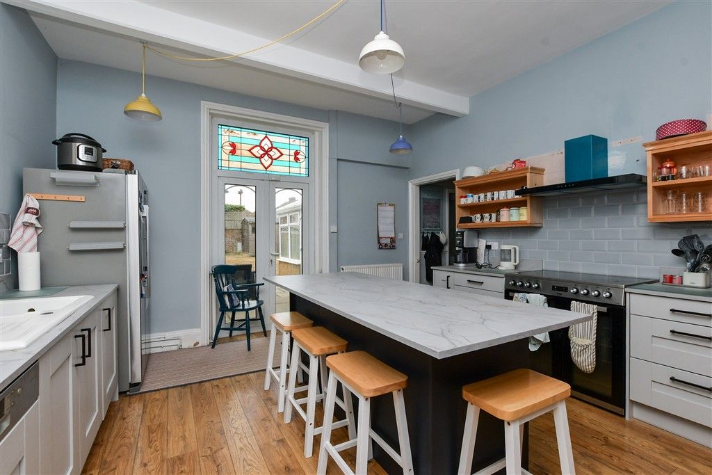 Property photo 3 of 5 Kitchen