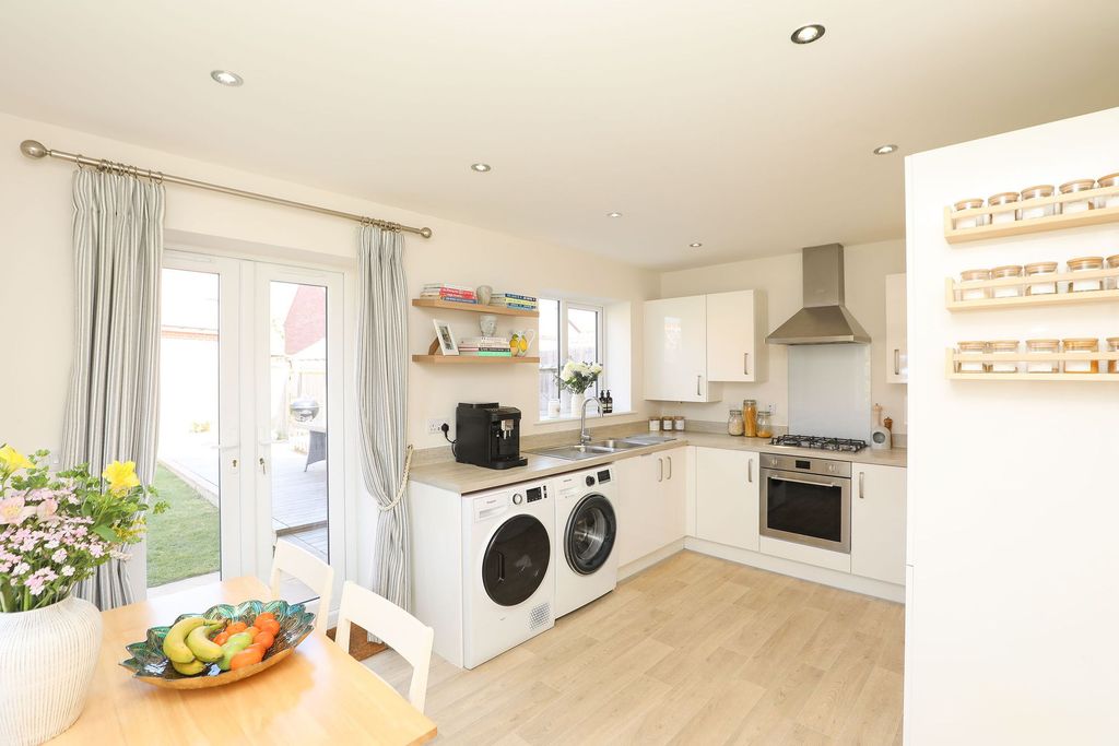 Property photo 2 of 25