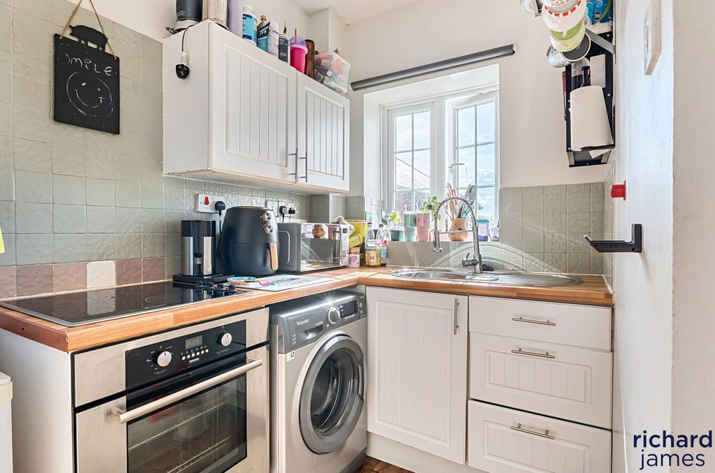 Property photo 2 of 12 Dea04c605Ae84Ed7Bf407Ea32B9698E9