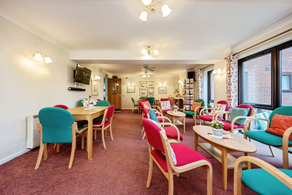 Property photo 2 of 16