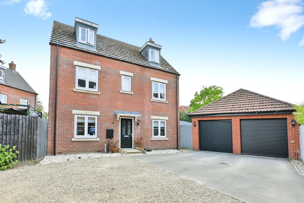 Property photo 1 of 14 Outside