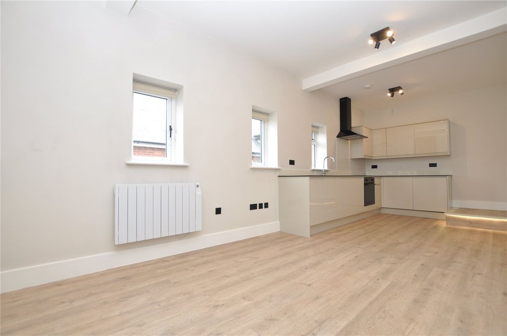 Property photo 3 of 7 Picture No. 02