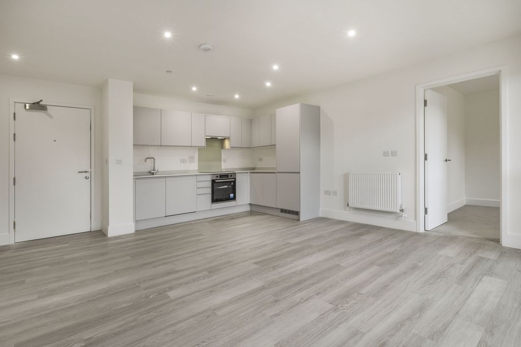 Property photo 2 of 8 Living/Kitchen Area