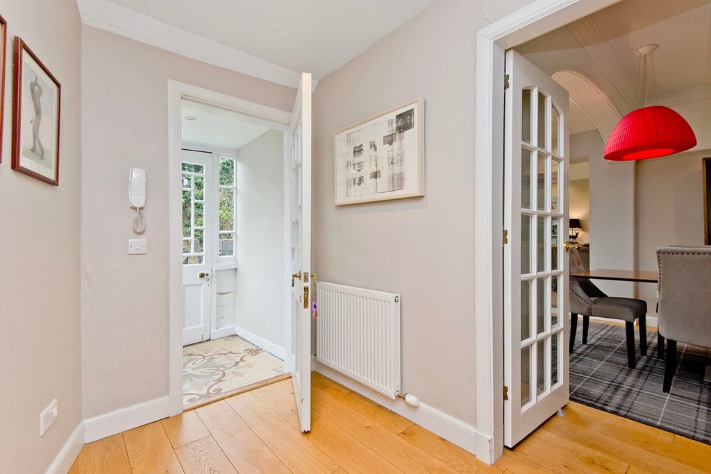 Property photo 3 of 28