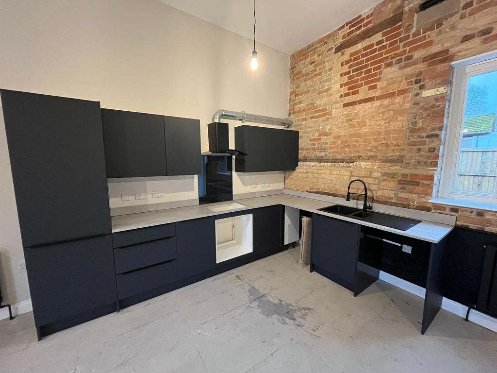 Property photo 2 of 15 Image