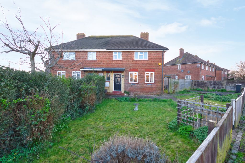 Property photo 1 of 15 3 Bed Semi-Detached House For Sale
