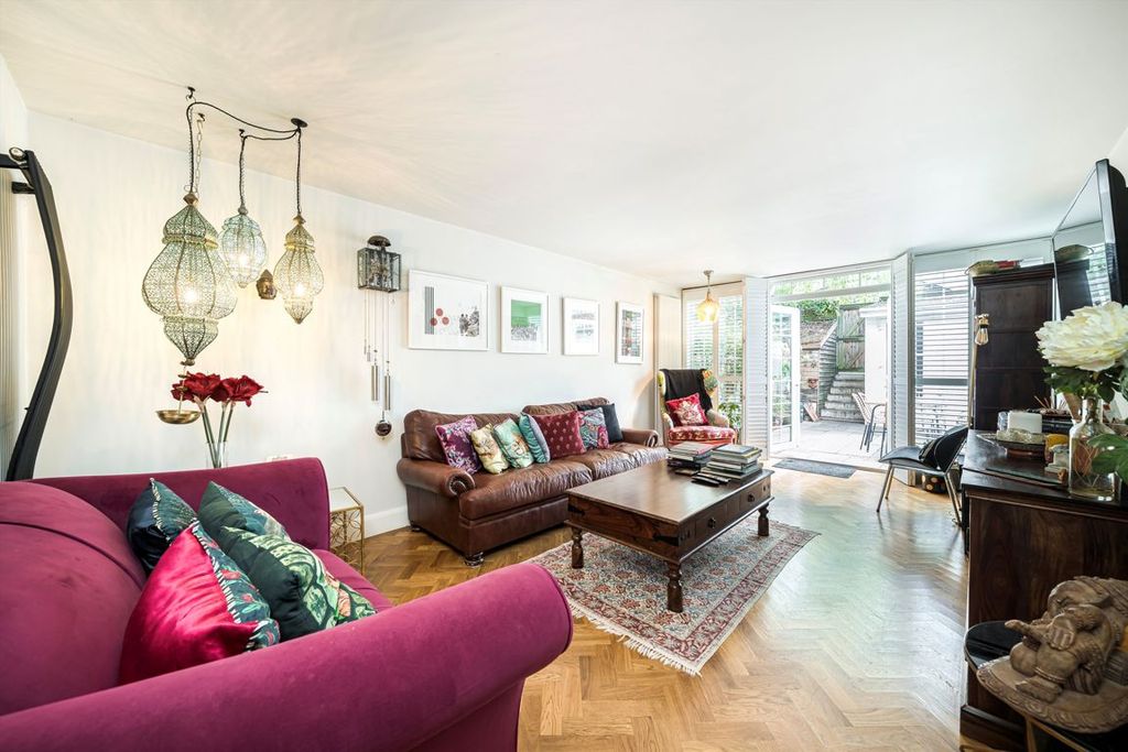 Property photo 1 of 11