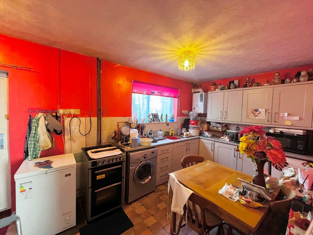Property photo 3 of 12