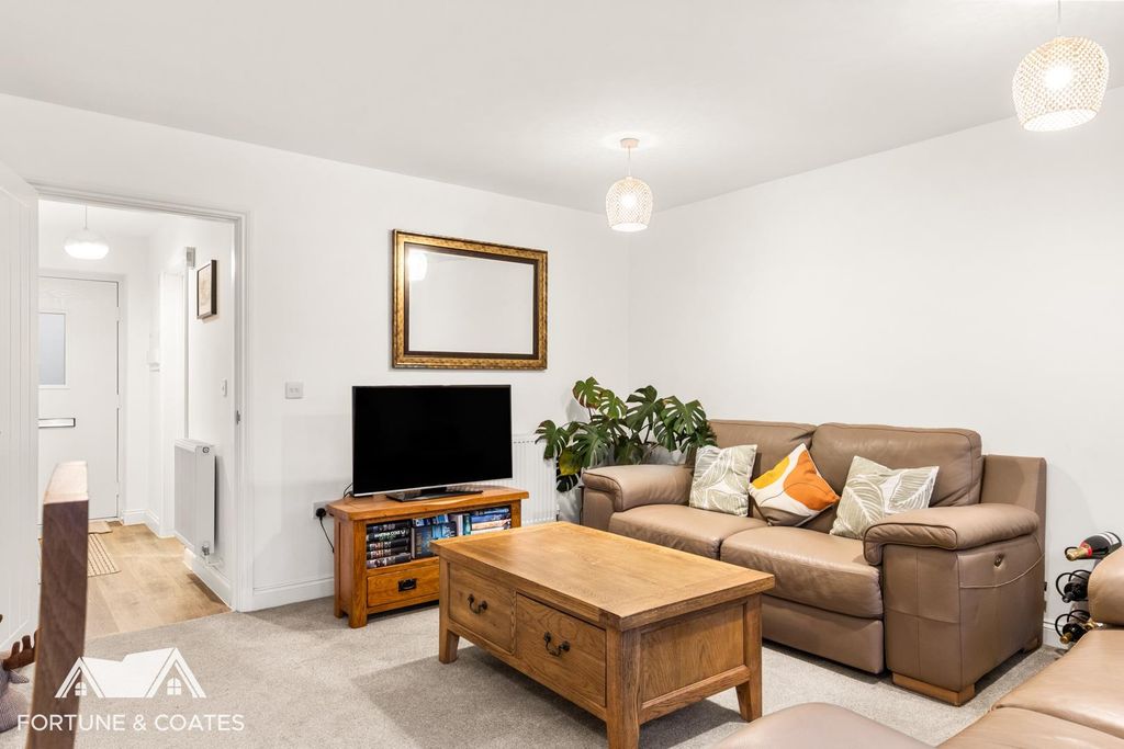 Property photo 3 of 17 Dragonflyway_9.Jpg