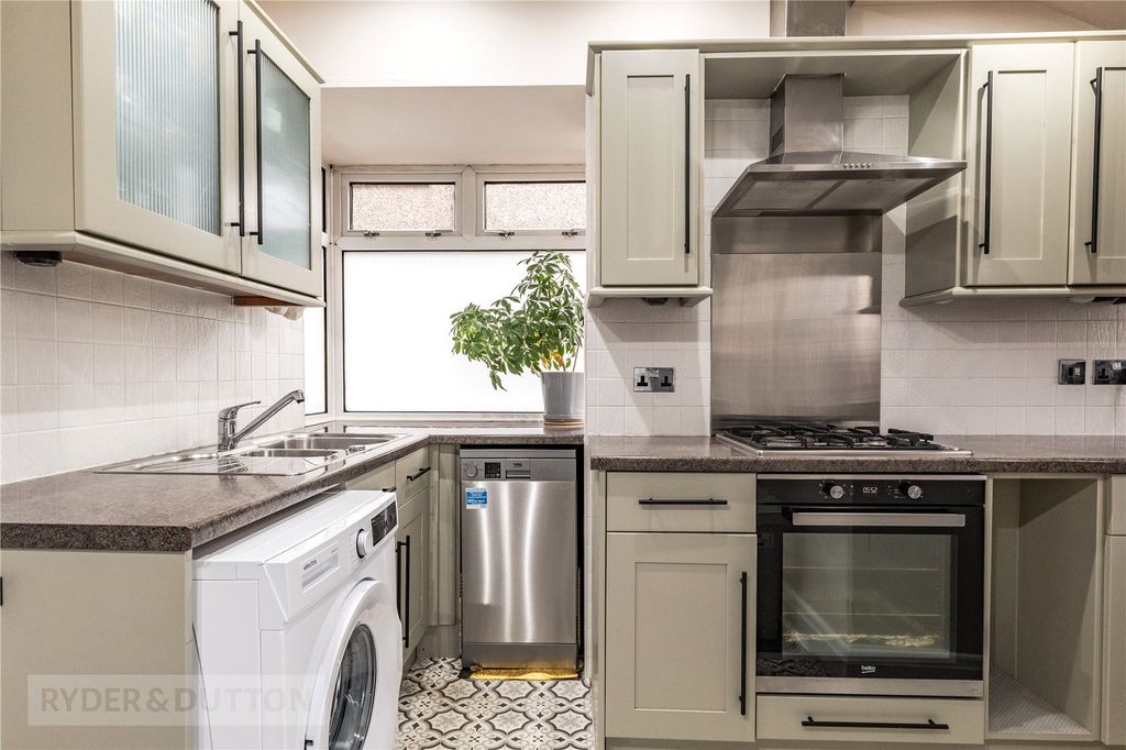 Property photo 3 of 19 Kitchen Diner