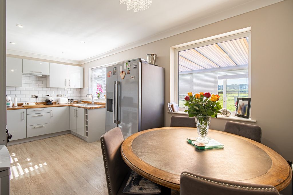 Property photo 3 of 28 5057973